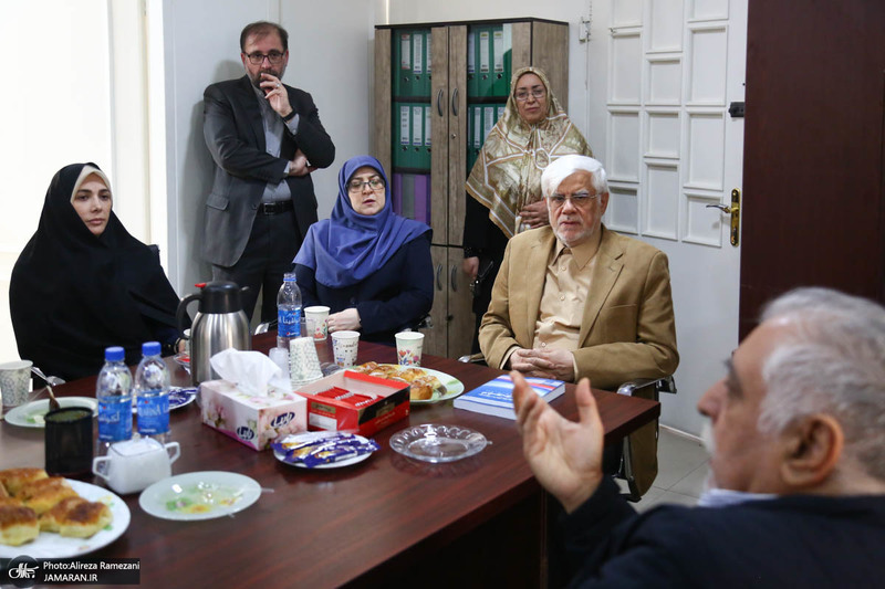 دیدار نوروزی برخی از چهره های سیاسی و دانشگاهی با محمدرضا عارف