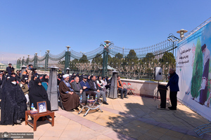 مراسم درختکاری در جوار حرم مطهر امام خمینی (س)
