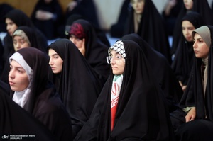 بازدید جمعی از داشجویان دانشگاه‌های آذربایجان شرقی از حسینیه جماران