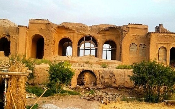 روحی: عمارت مشکل حقوقی دارد و اجازه ورود نداریم  ایرانپور: تبدیل ملک تاریخی "کلانتر" به سبزی فروشی