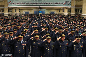 دیدار جمعی از فرماندهان و کارکنان نیروی هوایی ارتش با فرمانده معظم کل قوا