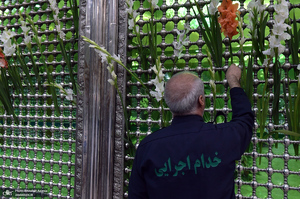 مراسم گل افشانی حرم مطهر امام خمینی (س)