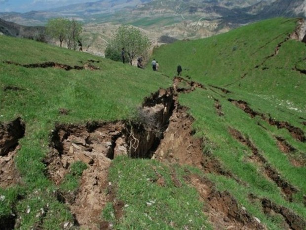 ورود پژوهشکده سوانح طبیعی به موضوع رانش روستاهای استان