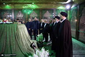 تجدید میثاق رئیس جمهور و اعضای دولت با آرمان های حضرت امام خمینی (س)