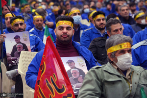 تشییع پیکر مطهر 18 شهید گمنام دفاع مقدس در حرم امام خمینی