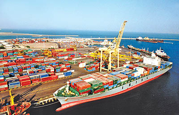 صادرات یک هزار و 900 کانتینر مواد غذایی از بندرلنگه به قطر