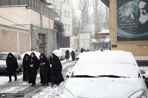 بازدید جمعی از دانش آموزان از بیت امام خمینی (س) در جماران 1