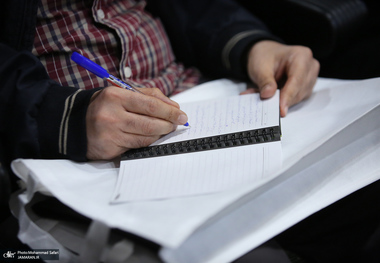 بیانیۀ انجمن اسلامی دانشجویان دانشگاه صنعتی شریف به‌مناسبت روز دانشجو که در مقابل وزیر اقتصاد قرائت شد