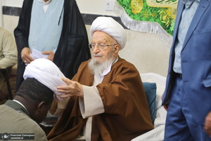 مراسم عمامه گذاری طلاب روز ولادت پیامبر اکرم (ص) و امام جعفر صادق (ع) در بیوت مراجع