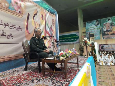 امنیت ملی در بعد داخلی و خارجی در جریان تحرکات سال 88 مورد هجمه قرار گرفت