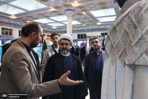 بازدید رئیس موسسه تنظیم و نشر آثار امام خمینی از نمایشگاه بین المللی قرآن کریم