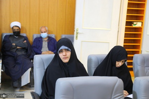 نشست تبیین مکتب امام خمینی با عنوان «جایگاه زن در مکتب فقهی امام(س)»