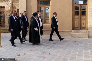 بازدید سفیر ازبکستان در ایران از بیت تاریخی امام در خمین