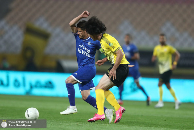 افاضلی: بازی های نیم فصل اول فوتبال کیفیت  پایینی داشت/ استقلالی ها دچار چند دستگی شدند