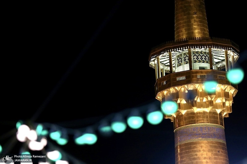 حال و‌هوای حرم مطهر رضوی در شب ولادت امام رضا (ع)