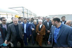 بازدیدهای آیت‌الله هاشمی رفسنجانی از پروژه‌های نفت و پتروشیمی در جزیره خارک