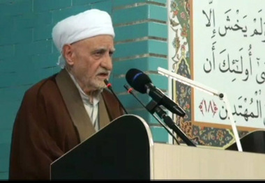 امام جمعه سقز: آمریکا به دنبال جنگ افروزی در خاورمیانه است