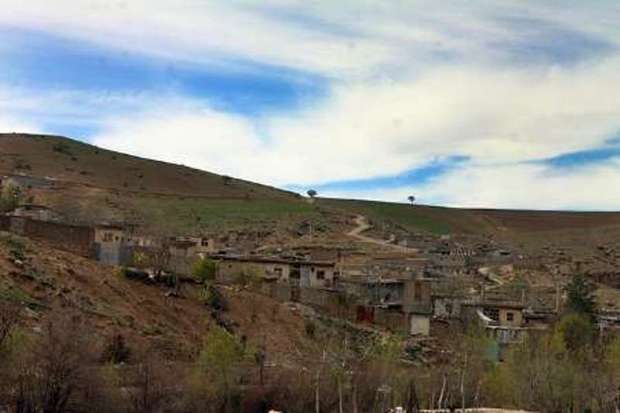 جابه جایی روستای خطر آفرین 'سرتنگ محمودی' در شهرستان کیار