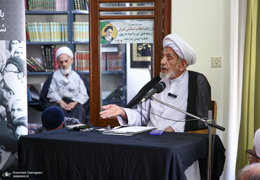 آیت‌الله محمدی یزدی مطرح کرد: چرا  امام خمینی(س) بین نماز و مغرب و عشا اذان می‌گفتند؟