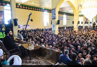 سیدعلی خمینی: مهمترین ویژگی یک انسان انقلابی این است که درد انسان ها را درد خود مى داند/ در مناطق زلزله زده با انسان هایى مظلوم مواجه هستیم/ اختلافات سیاسى را کنترل کنیم