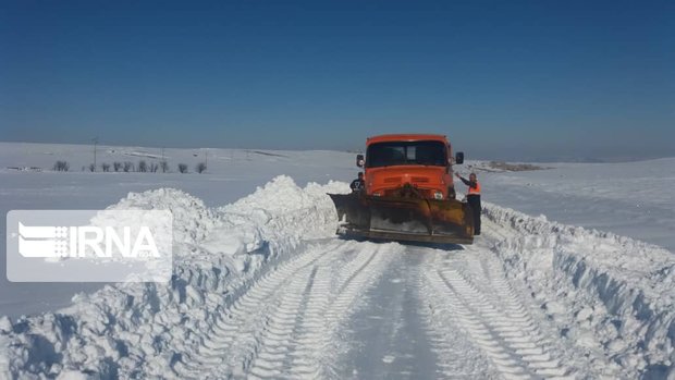 راهداران ۱۹۶ راه روستایی در استان زنجان را بازگشایی کردند