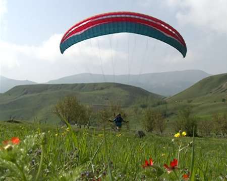 دومین  همایش ومسابقه ملی پاراگلایدرتیر ماه در مشگین شهر برگزار می شود