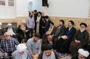 حضور آیت الله سید حسن خمینی در مراسم وداع با آیت الله العظمی شبری زنجانی (ره)