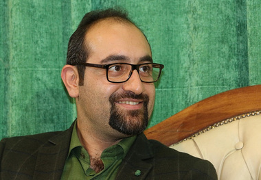 حجت نظری: تغییر رویکرد روحانی به نفع صندوق های رای نخواهد بود
