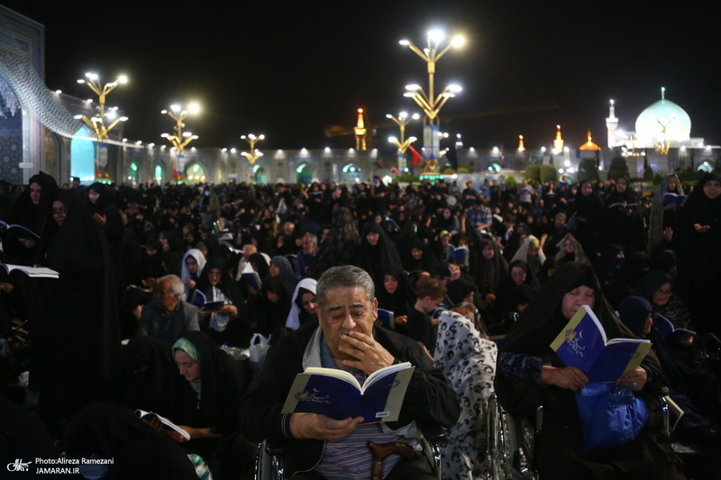 مراسم دعا و احیای شب بیست و یکم ماه رمضان در حرم امام رضا(ع)