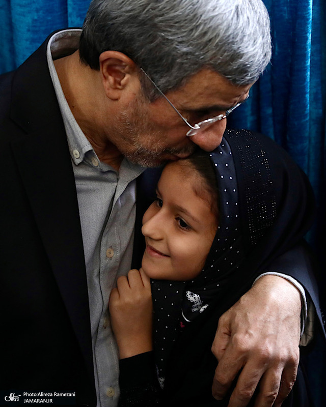 مراسم ختم خواهر محمود احمدی نژاد