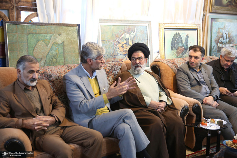 نشست صمیمانه دست اندرکارن هفته فرهنگی خمین با مفاخر خمین