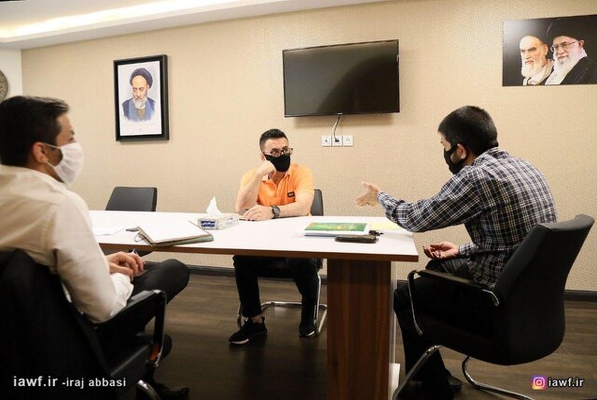 حضور محمد بنا در جلسه بررسی چرخه انتخابی تیم ملی کشتی
