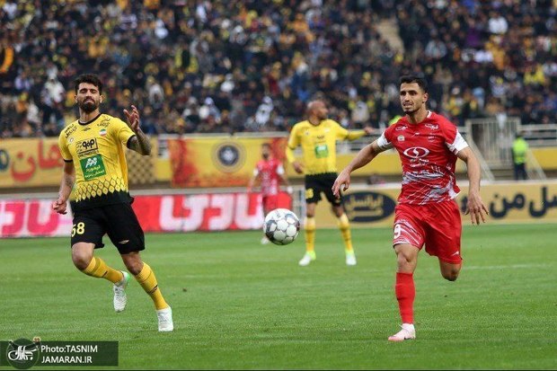 حکم جلب مدافع اسبق استقلال در دست پرسپولیسی ها!