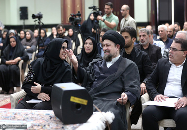 دیدار مدیران و کارکنان نهاد کتابخانه‌های عمومی کشور با سید حسن خمینی 