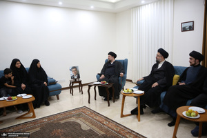 حضور سید حسن خمینی در منزل شهید دکتر فریدون  عباسی