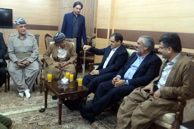 وزیر بهداشت از خانواده 6 شهید بانه ای تجلیل کرد
