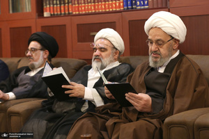 حضور شخصيت هاي سياسي در منزل مرحوم آیت الله بجنوردی 1