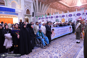 ادای احترام میهمانان سی‌ودومین کنفرانس بین‌المللی وحدت اسلامی نسبت به امام خمینی(س)