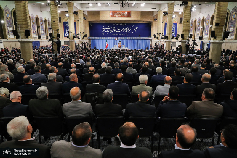 دیدار جمعی از تولیدکنندگان، کارآفرینان و فعالان اقتصادی با رهبر معظم انقلاب