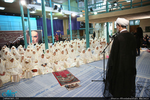 مراسم جشن تکلیف «دبستان سمیه» منطقه چهار تهران در حسینیه جماران 