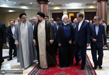 حاشیه های تجدید میثاق رییس جمهور و اعضای دولت با آرمان های امام خمینی(س)