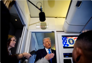 ترامپ در سفرهای خود در هواپیمای ریاست جمهوری نمی خوابد، پس چه می کند؟