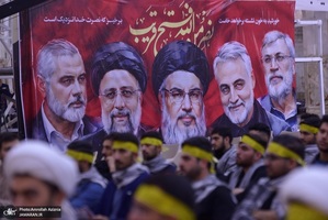 گردهمایی مسئولین بسیج دانشجویی و طلاب بسیجی در حرم امام با سخنرانی رئیس‌جمهور پزشکیان (3)