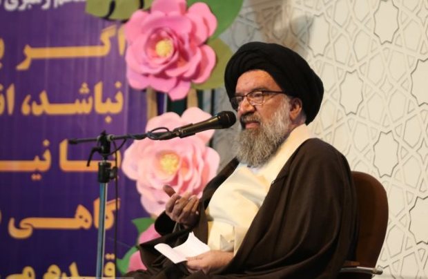 آیت الله خاتمی: هدف دشمن از ایجاد ناآرامی های اخیر ضربه به دین بود