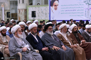 آئین آغاز سال تحصیلی حوزه علمیه استان تهران در حرم امام خمینی