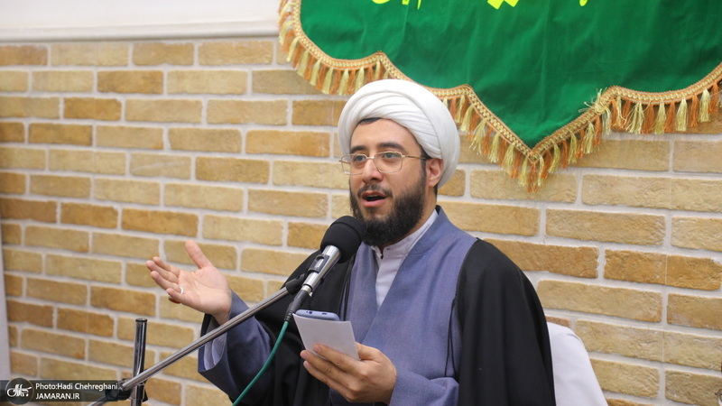 عمامه گذاری طلاب توسط مراجع عظام تقلید در روز میلاد امام علی (ع)‎