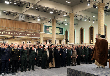 مسیرات ذکرى انتصار الثورة انتفاضة شعبیة وحرکة وطنیة عظیمة