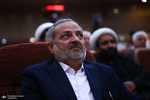 وزیر آموزش و پرورش ادعای استعفای معلمان را رد کرد/ کاظمی: در چند روز گذشته شایعاتی درباره استعفای معلمان منتشر شد؛ چهار نفر که معلم نیستند و در جامعه معلمان نیز حضور ندارند این مطلب را منتشر کرده‌اند/ دشمن در میان جوانان و نوجوانان به دنبال اثرگذاری است