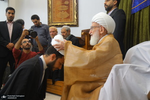 مراسم عمامه گذاری طلاب روز ولادت پیامبر اکرم (ص) و امام جعفر صادق (ع) در بیوت مراجع
