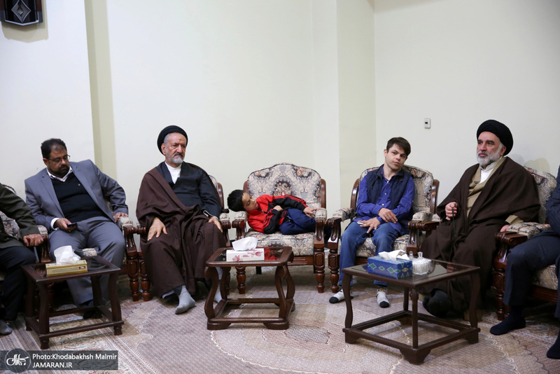 دیدار جمعی از ایتام و معلولین موسسه خیریه بهشت رضا(ع) با سید حسن خمینی